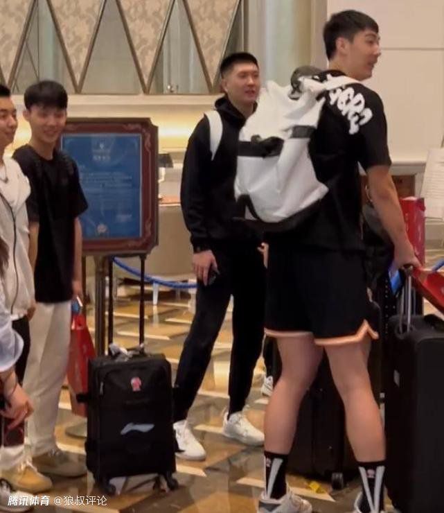 冰雪肆虐中冒险小分队全员集结，仿佛面临巨大的挑战